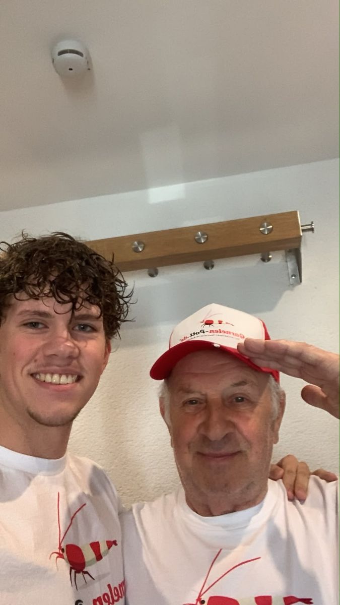 Lennard und Eugen – Helfer-Selfie beim Tag der offenen Tür bei garnelen-pott.live